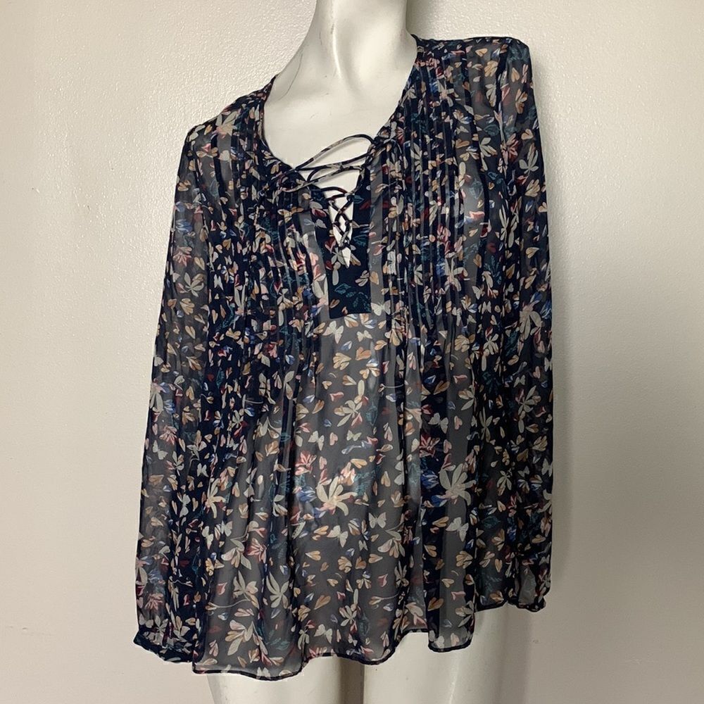 Beautiful WREN & WILLA sheer blouse shirt top small floral butterflies flowy